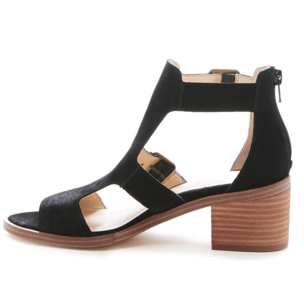 Tonni Buckle Shield Sandal
SOLE SOCIETY